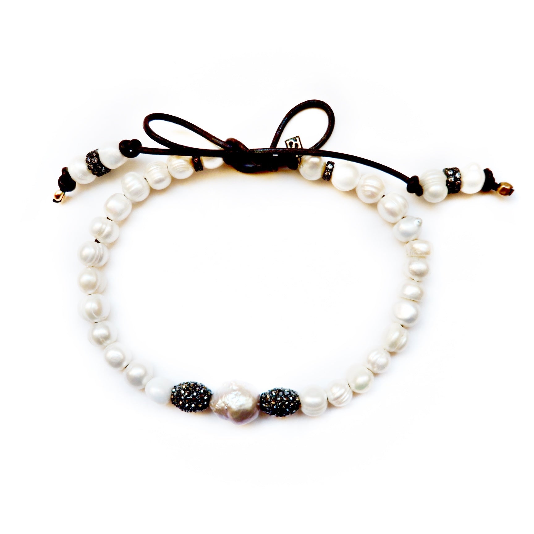 modern pearls choker