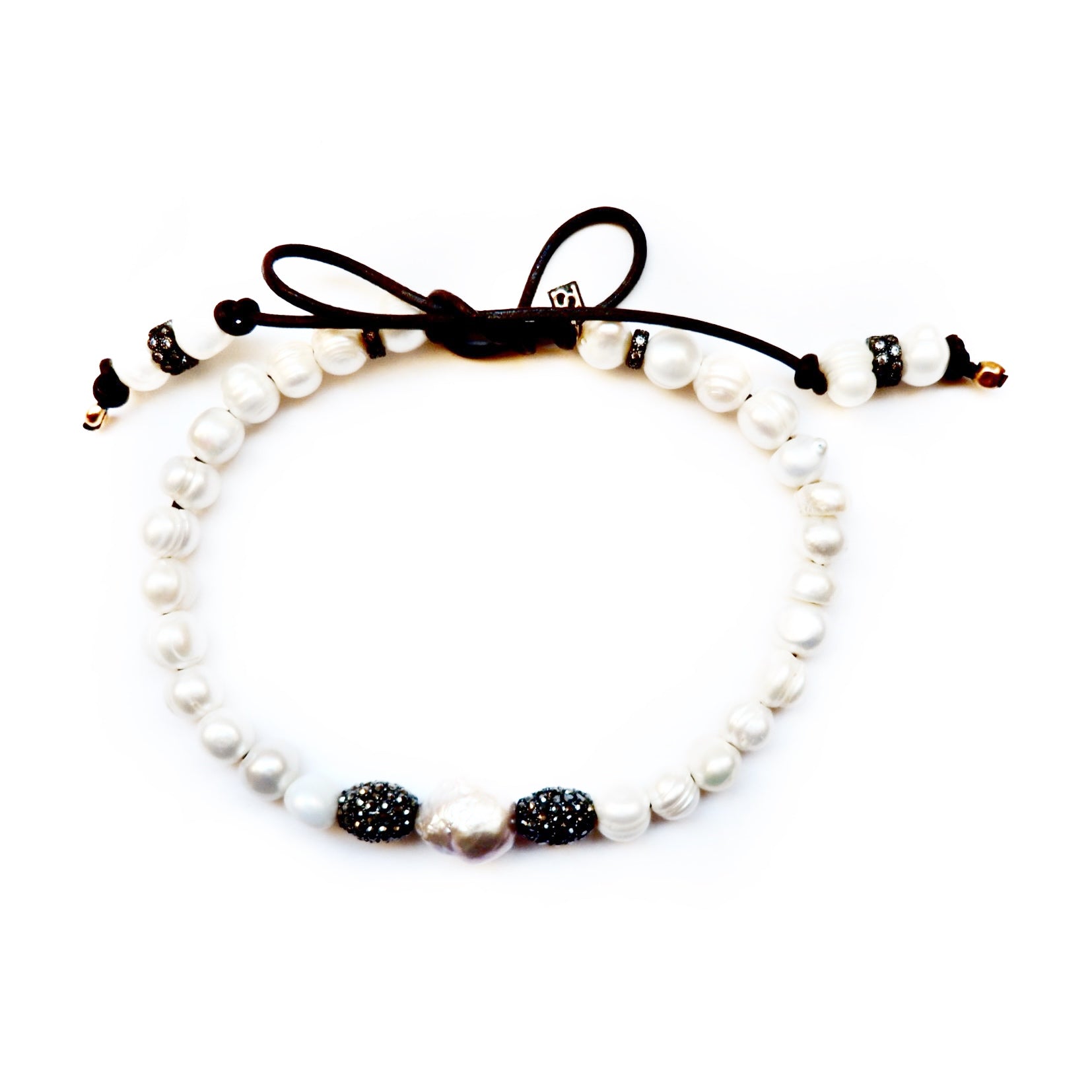 modern pearls choker