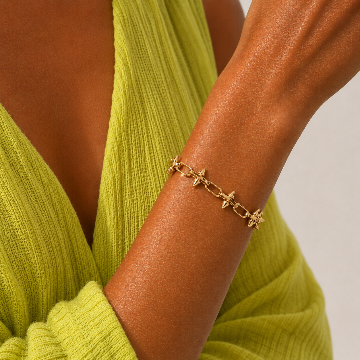 chic spikes bracelet