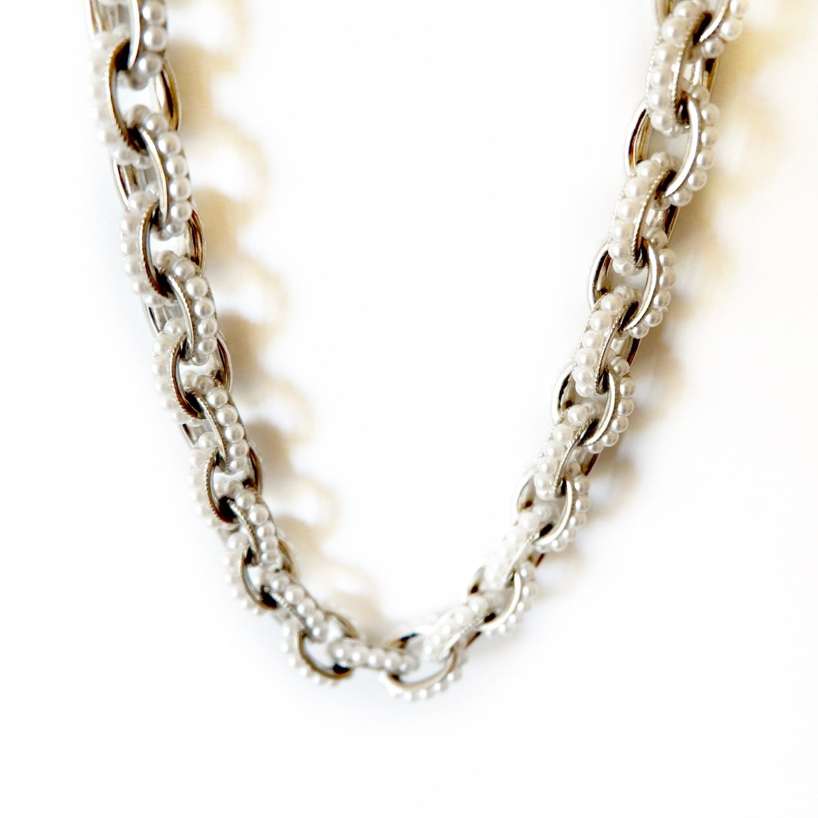 chunky metal and pearl chain necklace