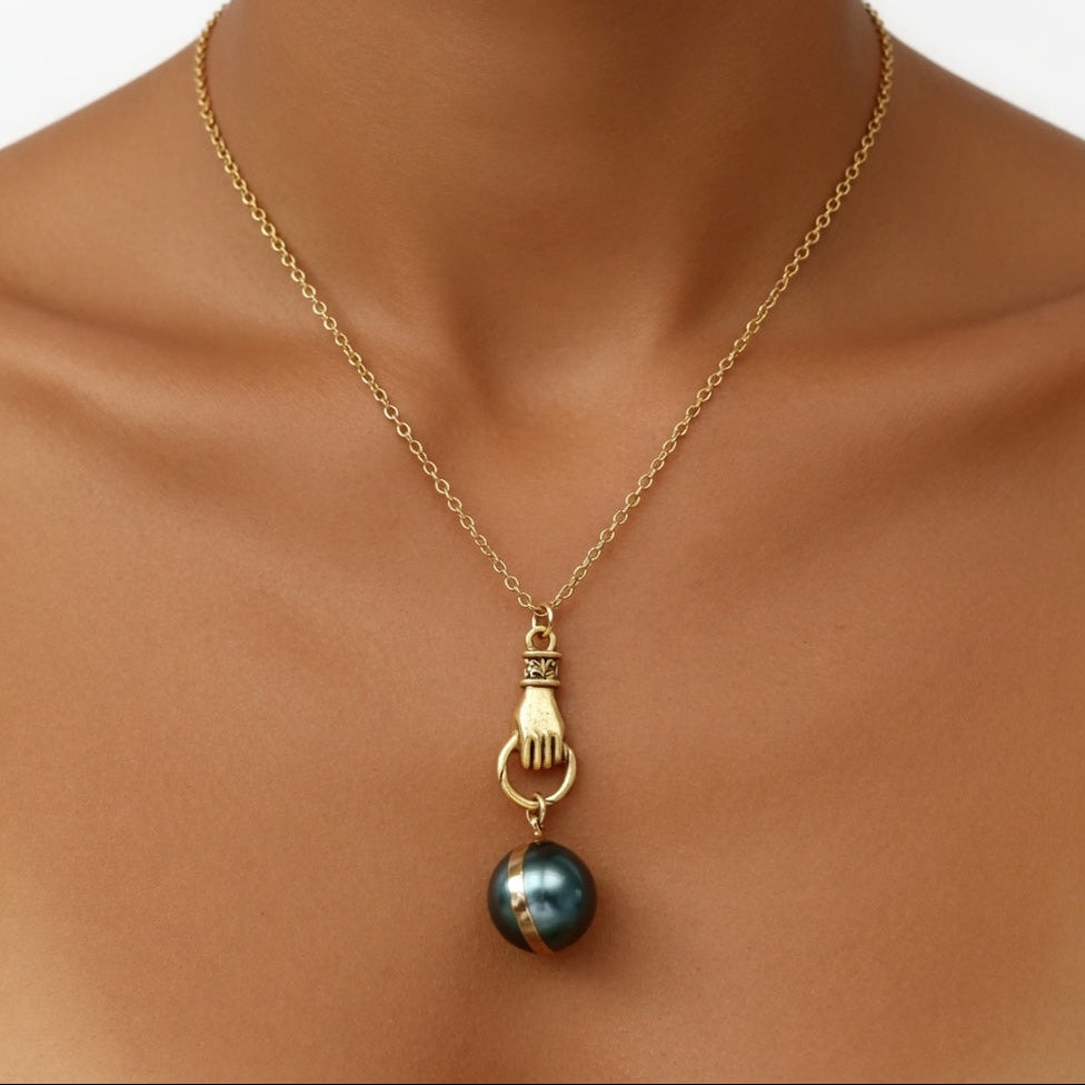globe tahitian pearl necklace