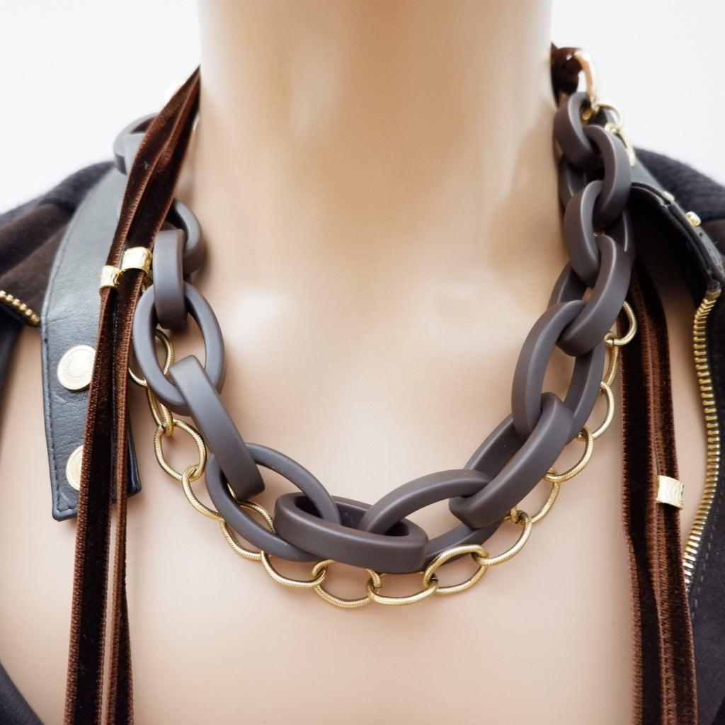 brown links necklace