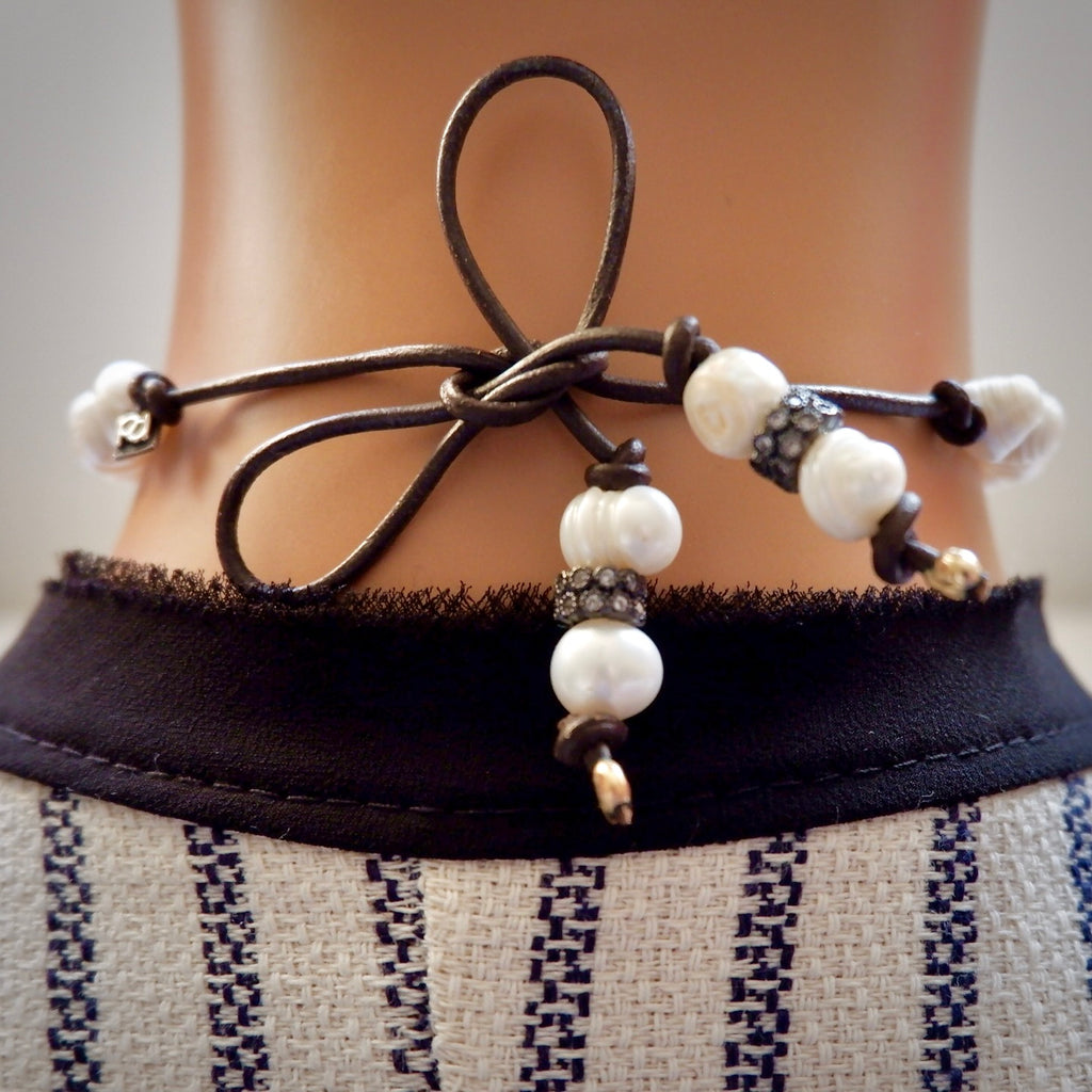 modern pearls choker