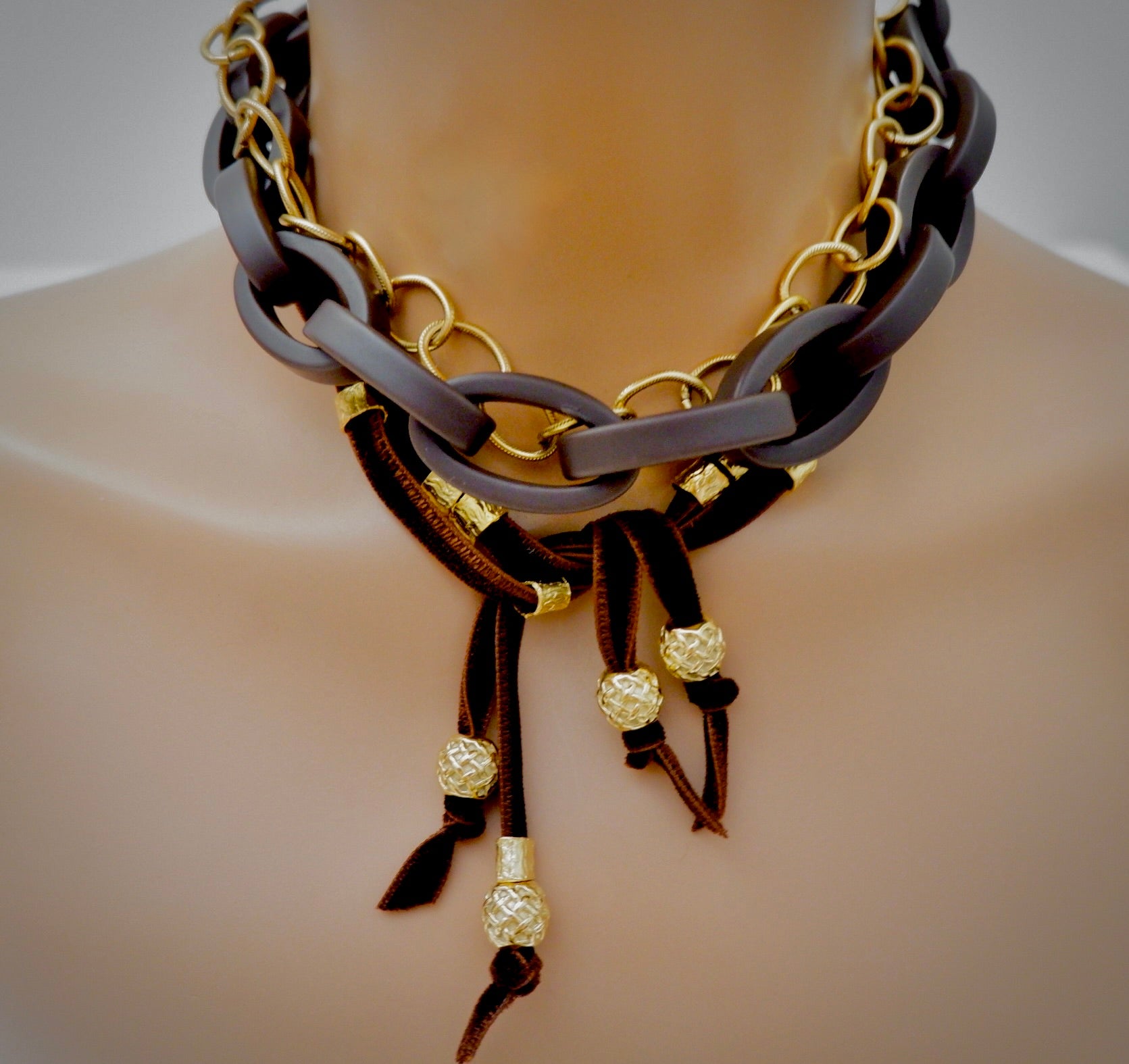 brown links necklace