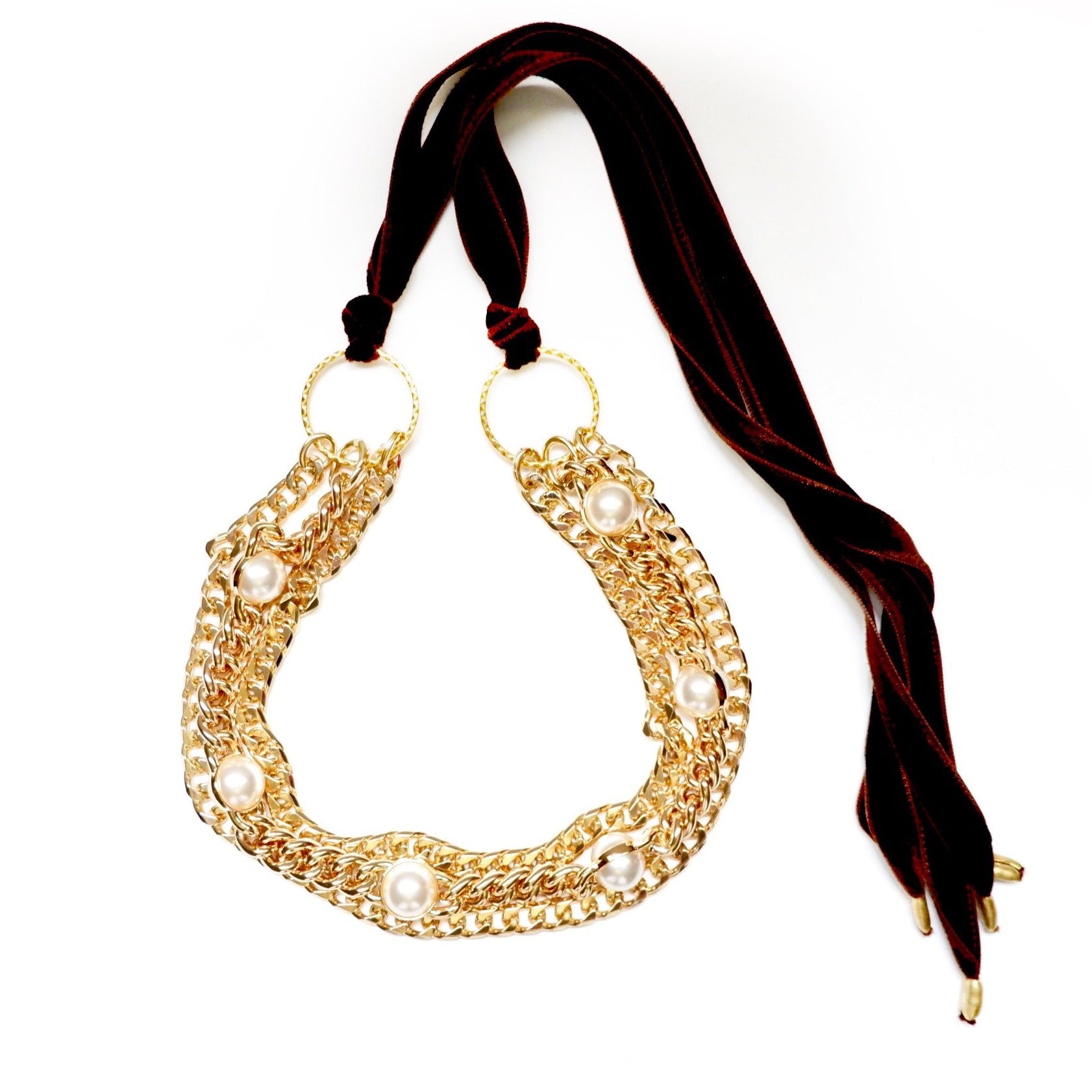 chunky pearl velvet necklace