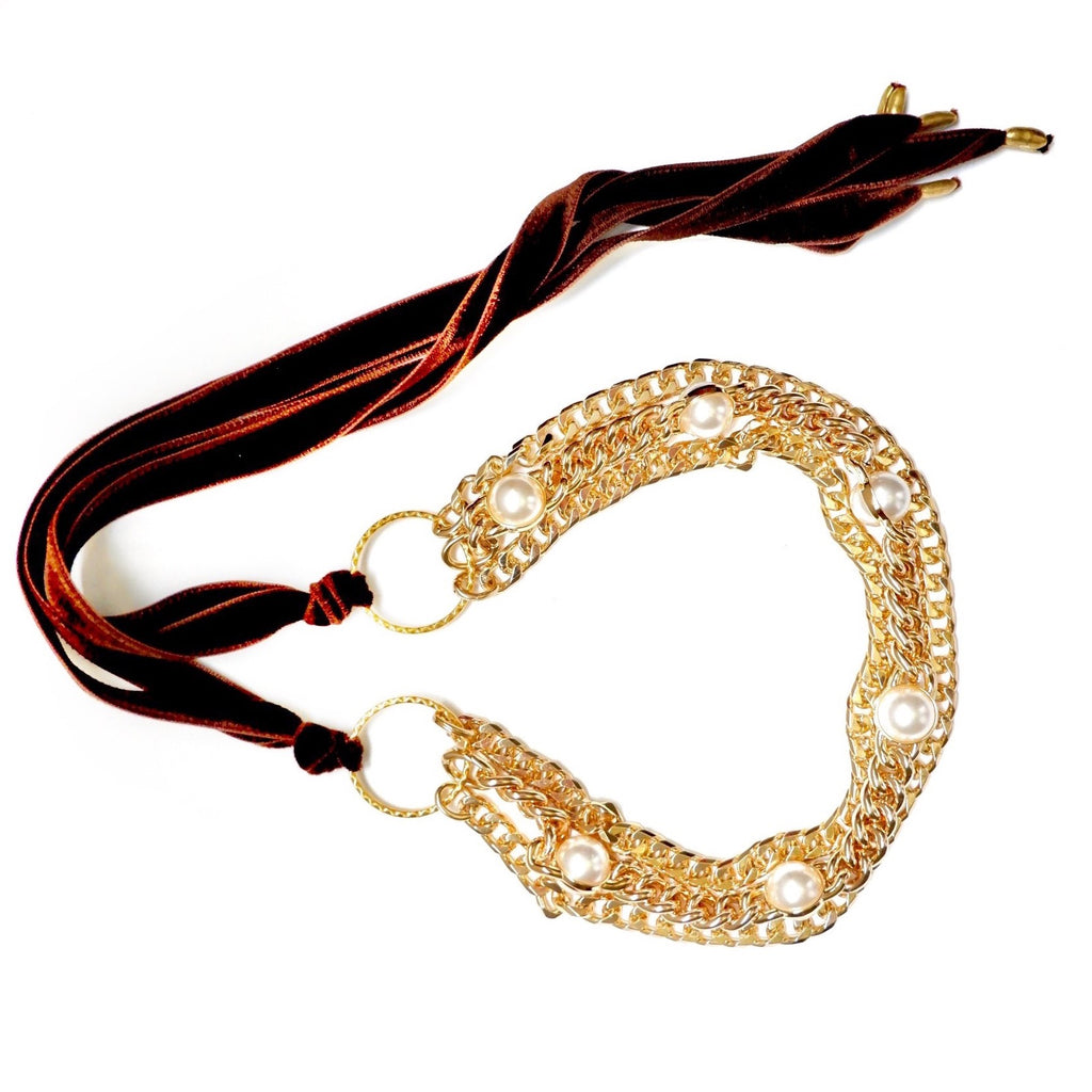 chunky pearl velvet necklace