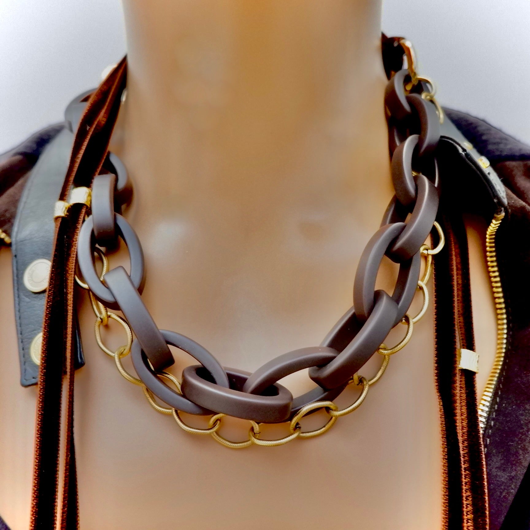 brown links necklace