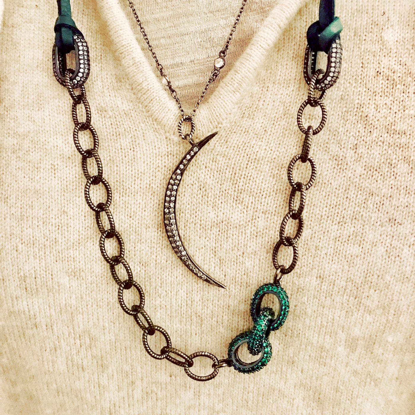green link choker necklace